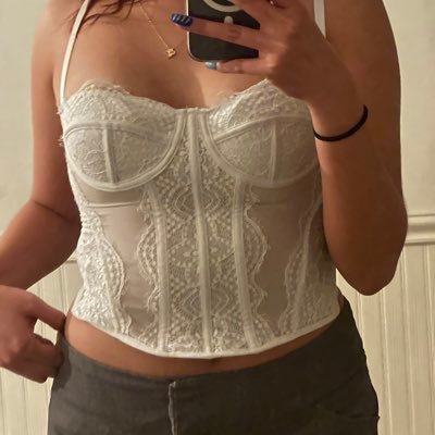 ahsiiirrt's profile picture. talk too much