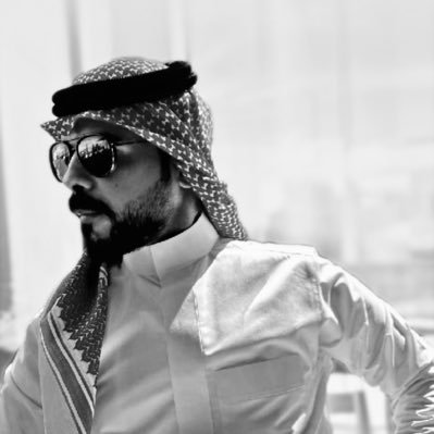 ليس كل ماكُتب أعيشه بل هي كلِمات تروق لي فقط☇ ،،اعشق اللون الاصفر 💛🖤
