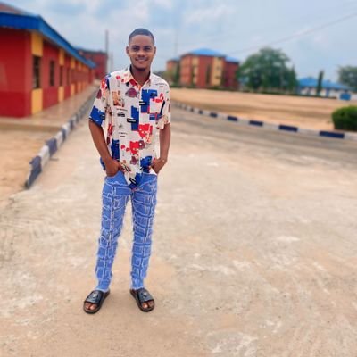 Proudly 🇳🇬 
Virgo ♍ boy 👦
Just want to be a public figure in Tech  and Fashion industry 💯👍