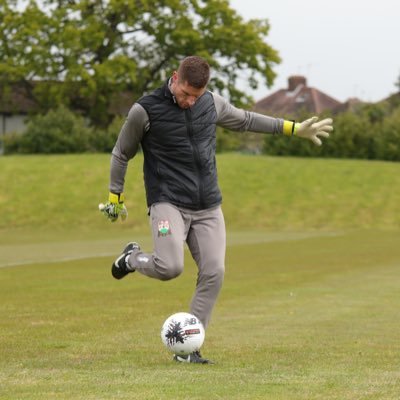 A very creative coach who possesses real professionalism to his coaching. Barnet Fc First team Goalkeeping coach . Chairman of Samuel Montagu FC ⚽️🧤Uefa B