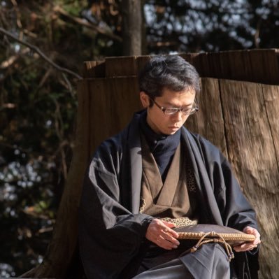 isousei633's profile picture. アーティスト✖️ 会社員（プログラマー）【感覚が導くままに描く、変化を味わうアート】感覚が訪れるままに作品を描いています。日々の感じた事や活動を発信。癒しを提供しています。◎GALAXY books様より本を出版✨