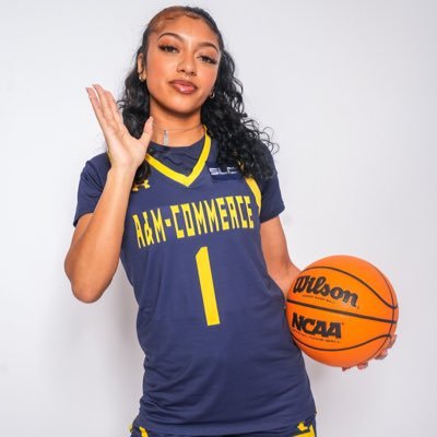 @tamucwbb 💛