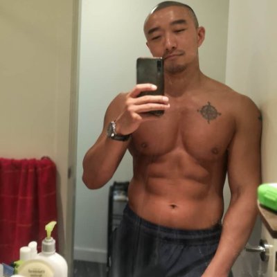 大号@MuscleDaddyAlex被封,重新来过。Original account suspended. Starting over. DM for #Onlyfans #Collab 📕翻咔:黑皮肌肉猫叔 https://t.co/MSlNcIxGwL 🉑🆗💰✈️🪂