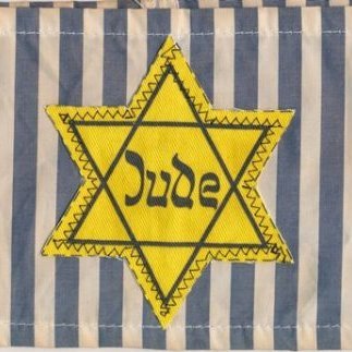... Levine Baron Ashkenazi. Rebus sic stantibus. Honi soit qui mal y pense. Un admirador, un amigo, un esclavo, un siervo.