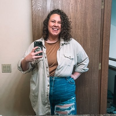 SmnthaRode's profile picture. I’m here for the football content   💛💚 🏈