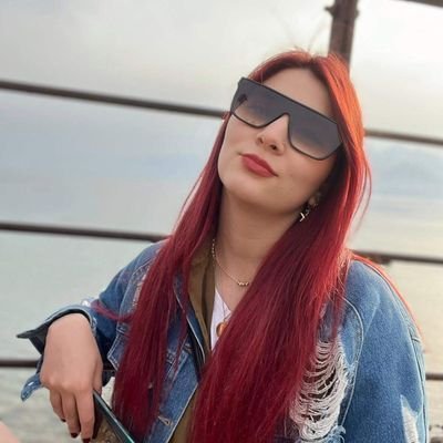 Biraz yalnızlık birazcık da aldırmazlık ve avuç dolusu şikayetim