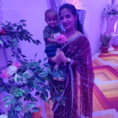 MojoMonikaj969's profile picture. trade