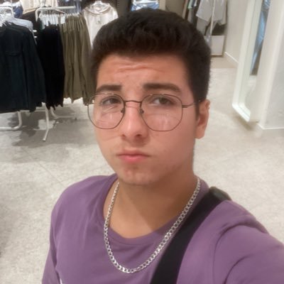 umutguler09's profile picture. 