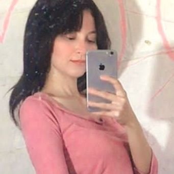 ❥.
. me encanta el café helado 🧋y las flores 🌸 y la comida 🤭