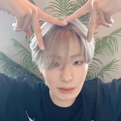 jiiiseoks's profile picture. here to support @Big_O_cean
their debut single 빛 (Glow) https://t.co/Ldfs0YZKRB