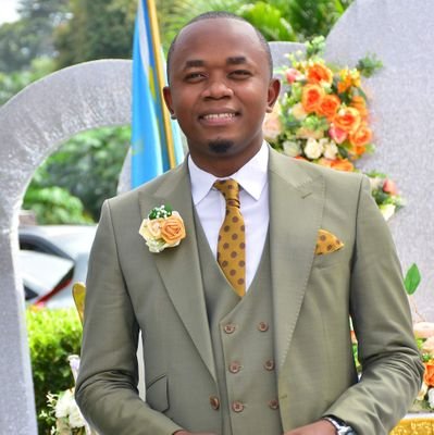 DanZENG61507643's profile picture. Chrétien, Époux, Père, Journaliste, amoureux des œuvres de l'esprit et de la liberté de penser. +243808668927