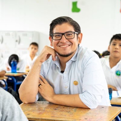 Profesor comprometido con la transformación de la educación por una sociedad más justa y digna. Exministro de Educación del Ecuador.