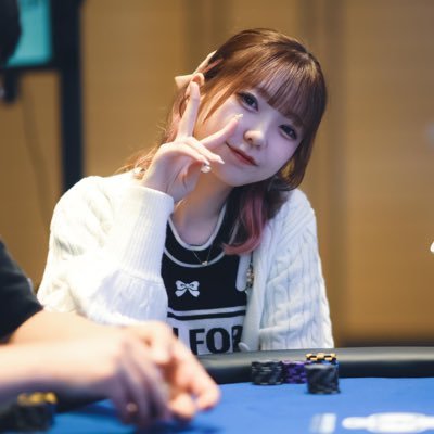 ディーラー 🐈‍⬛🤍￤19歳 ♡ ￤ @Upokerstadium🃏￤@bubble_roppongi🫧