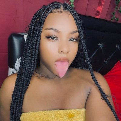 18+🥰real bad bitch next door✨😌now you are on my page don’t leave😛💦