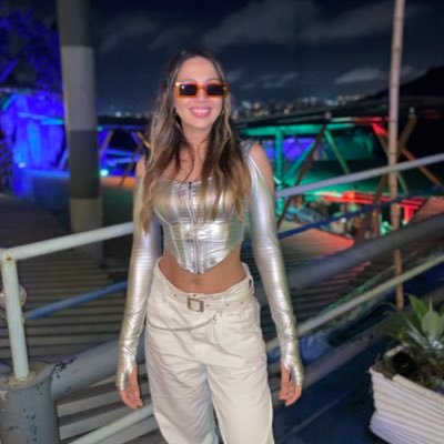 cavalierigl's profile picture. apaixonada por cerveja e passar vergonha. uso isso aqui como um diário pessoal / med ufsm