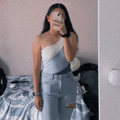 ceciliaachincoy's profile picture. 25