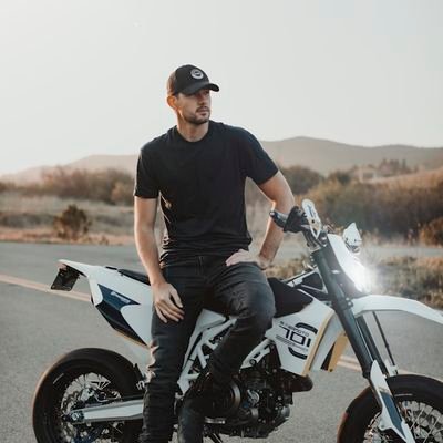 Samuel018734876's profile picture. Hello every one