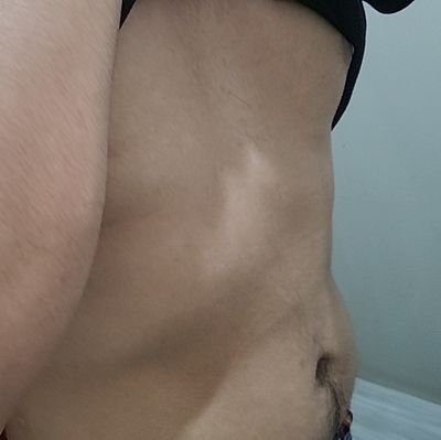 emonthor28's profile picture. Dm