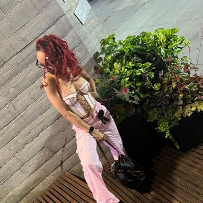 Artist, bartender, & plant mama. 🏳️🌈 Art IG: @BlazednHandmade #TMC🏁 LLE 🕊LLS