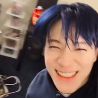 뷰.◜◡◝ (@_vwxtcn_) 's Twitter Profile