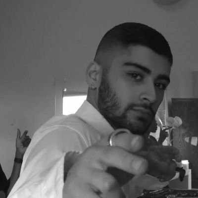 scriptwritting's profile picture. Into the bluest sea the sky is drowned.