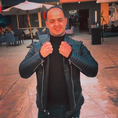 سينتهِي عامٌ أحببتكَ فيهِ كثيراً ويبدأُ عامٌ جديدٌ لا أرَى فيهِ سواكَ . A year in which I loved you so much will end and a new year begins in which I only see