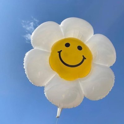 somethinwrongg's profile picture. #Redvelvet #NCT #IU #Aespa #LGBTQ+ #Feminist #Politic