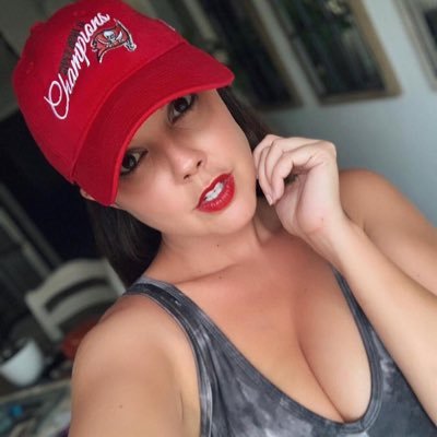 RoseWhite420119's profile picture. 