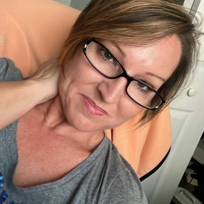 pia_prime's profile picture. All work and no play makes life tiring, dm me