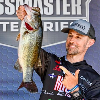 @bassmaster Pro Angler 😎🎣 @MISSILE_BAITS Owner * Family Dude 👨‍👩‍👧‍👧 Proud American 🇺🇸 High Fiver 🖐🏼 “Be good or be good at it.”