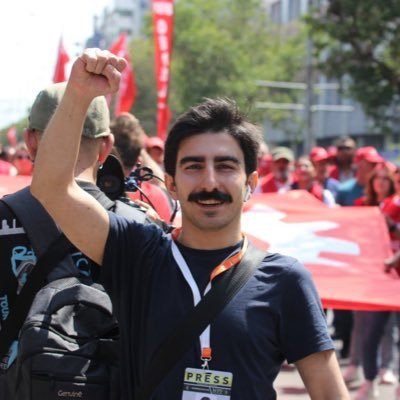 Şu an İzmir’de olan serbest fotoğrafçı - @IFJGlobal & DİSK Basın-İş üyesi https://t.co/tMYdwSkuWT - Fotomuhabir yani Rojnamevan
