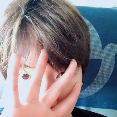 21+ ✴︎ a taurus prince who owns sweet αnd charismatic voice. careful, this person can easily steal your heart, he is byun baekhyun.