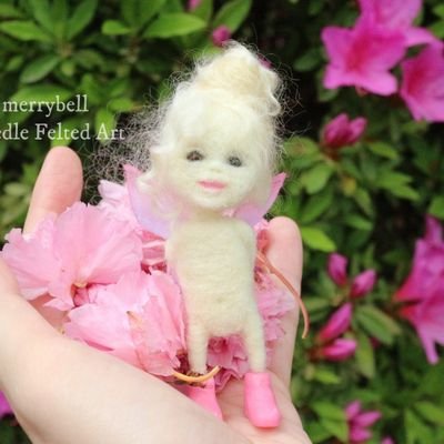 羊毛フェルトで妖精たちを作っています。
Instagram: merrybell.x
#merrybell_needlefeltedart
