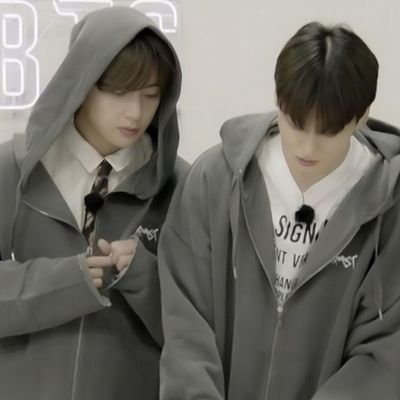 ✩♬ ₊˚.🎧⋆☾⋆⁺₊✧
BTS army forever ๋࣭ ⭑⚝
༄˖°.🪐.ೃ࿔*:・★ 𝙱 𝚃 𝚂 ★ 🪐
✨ BFF 𐤀 TAEKOOK✨
‧₊˚ ☁️⋅♡𓂃 ࣪ ִֶָ☾.방탄소년단
KIm* 🐻🎀🐰*JEon