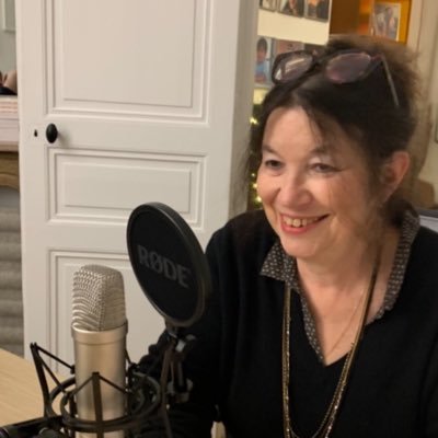 Podcasteuse 🎙 Argent: parlons cash les filles! Un podcast sans tabou sur les femmes et leur argent. Ex journaliste société à Marie Claire (2000-2022).