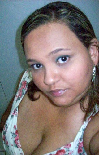 Nunca tive vocação pra alegria tímida, pra paixão sem beijos quentes ou pro amor mal resolvido sem soluçãos.E quero da vida oque ela tem de cru e de bonito.