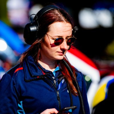 🇫🇷 she/her | Team Management and Coms in Motorsports 🏁 | Views are my own |🏳️‍🌈🍉