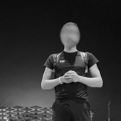 r60w_'s profile picture. 