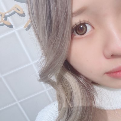 年下彼氏からの愛をたくさんもらってます♡ 惚気、恋バナ沢山するし、沢山聞きたい!! 恋垢さんフォロー100% Instagram、TikTokもやってます!Instagramを1番動かしてるかも。。。