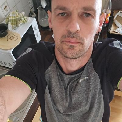 wär lust hat kann mir folgen!!!!
ihr könnt mir auch schreiben?
Würde mich freuen über Nachrichten von euch Frauen!!!!!!