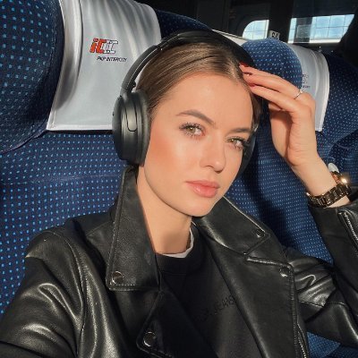 Chante_Mallet's profile picture. Model, investor, immigrant to the US, 👧 Personal life interests to share, travel ✈️ , skiing ⛷️ , beaches, 🏖️ , food 🍴
