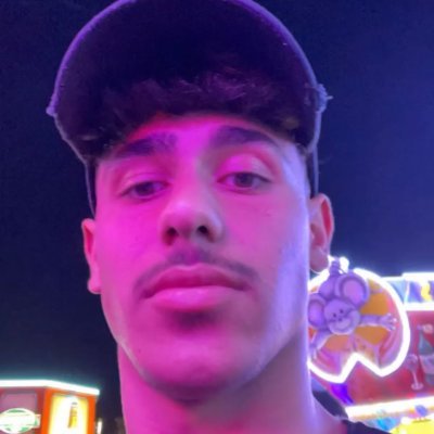 Just Starting here https://t.co/chDJGujz8y
Digital Nomad /Language Enthusiast / LGBT