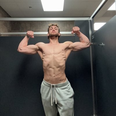 Landengriff's profile picture. youtube https://t.co/fdNkT6LPb3