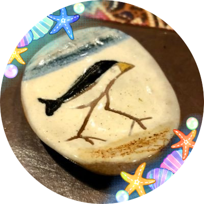 sandarunosuke's profile picture. さいたま市在住。 おいしいものを食べるとゴキゲンになります😋アイコンは先日出会った大好きな箸置きです。おそらく鳥か魚かペンギン。