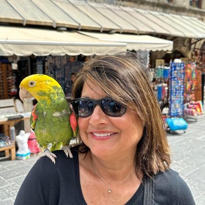 Retired and looking forward to being our travel agent ! Wife ,mother,art lover 🦜
