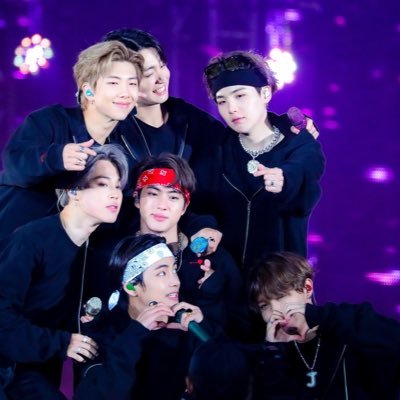 OT7 🇨🇦🇮🇳89’ liner 🥂 Busan Concert made me #BTSARMY for life 💜🥂 🐨 🐱 bias/wrecker 🎶 is life