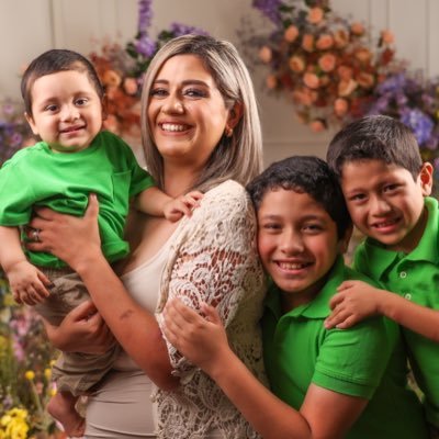 Mamá de 3💙💙💙!!! Rayada!!!, Me apasiona mi trabajo! Un buen café acompañado de una buena platica y de fondo Luis Miguel o Alejandro Sanz