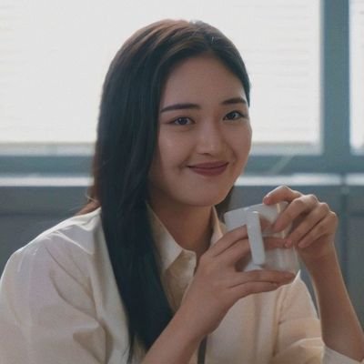 bluesju_'s profile picture. | gym,estudos,doramas,artes,livros 
|✨️☕️📚💐