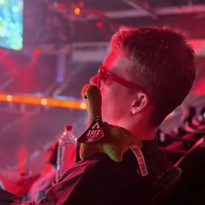 Apex Legends Esports Director at @SlugGamingUCSC.
Delusional mnk player.