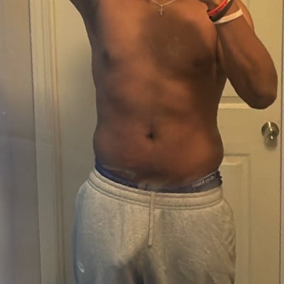 STLNoFace's profile picture. 25 | Male Content Creator | STRAIGHT 🍆💦 STL | I stay Anonymous but make all heat 🤷🏾‍♂️ enjoy! 🤞🏾